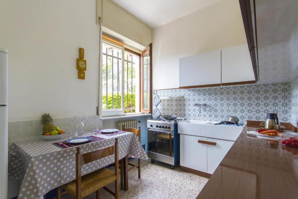 Apartment With Lake View Sala Comacina Exterior photo